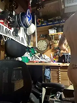 Tattedtradie's Webcam Show