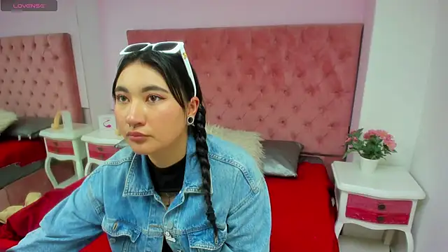 LucySempai Live Sex Cams