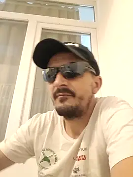 Adrian800009's Webcam Show