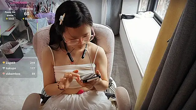 美女Lena-yyds在线直播
