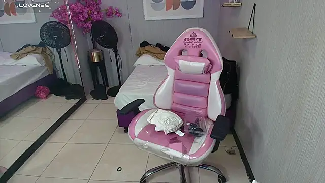 Maggy_t18 Live Sex Cams