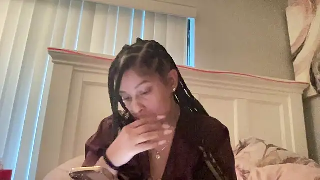 sweetnjuicyyy's Webcam Show