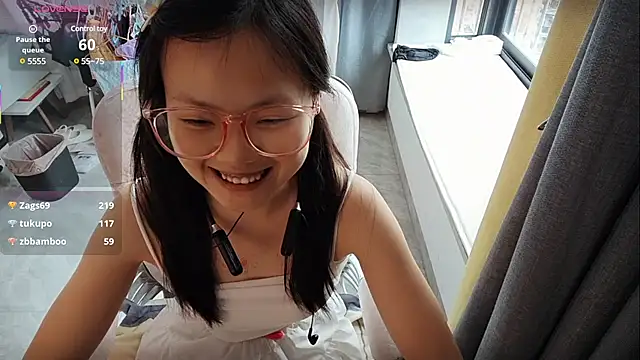 美女Lena-yyds在线直播