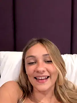 skyemorgan01's Webcam Show