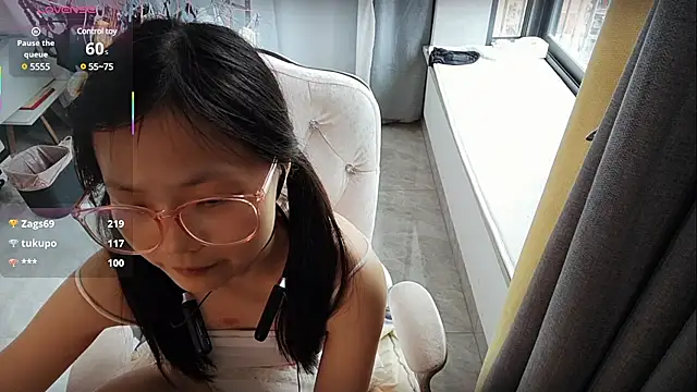 美女Lena-yyds在线直播