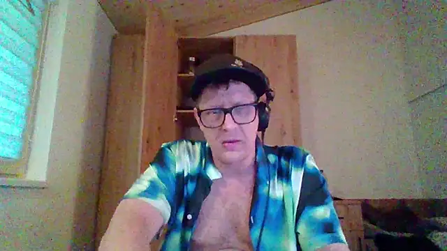 Bigthroaterboy's Webcam Show
