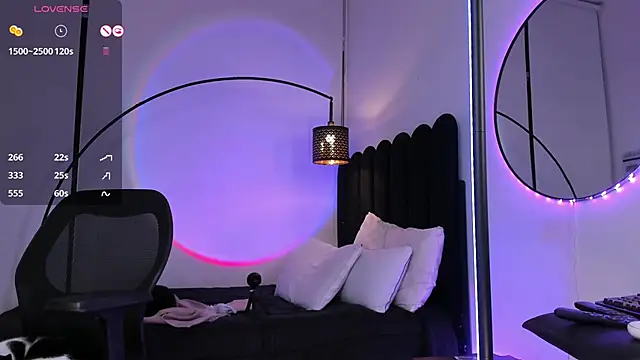 ariana_fitl_'s Webcam Show