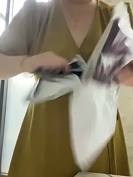 美女qinger2025在线直播