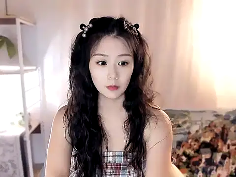 美女lumi65在线直播