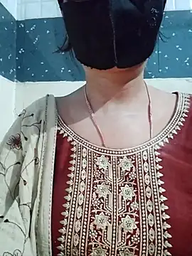 Aishwaryaa_69 Show in webcam