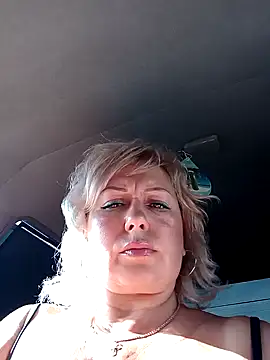 EmilyFanks Show in webcam