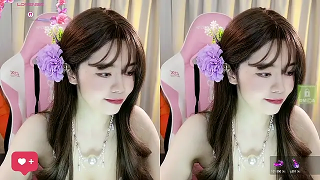 美女MIAOMIAO_BABY在线直播