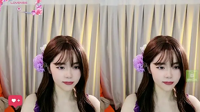 美女MIAOMIAO_BABY在线直播
