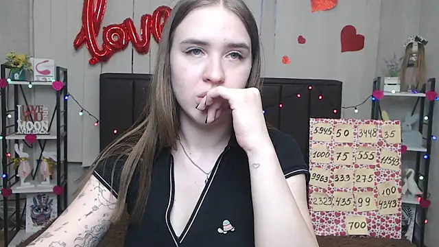 LauraHlot