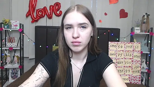 LauraHlot