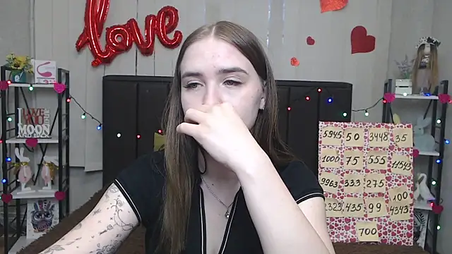 LauraHlot