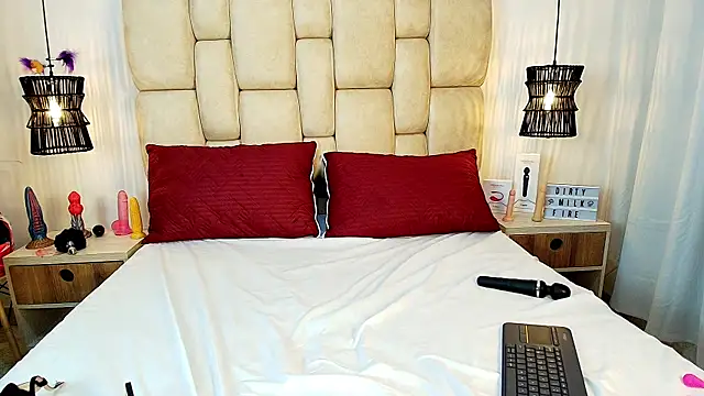 AdharaSmithh Live Sex Cams