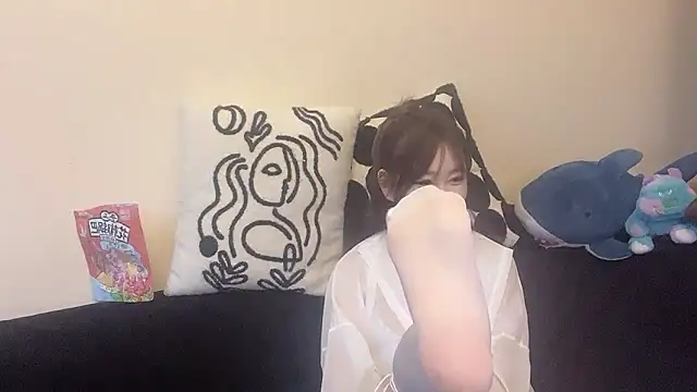 美女LiaoliaoL在线直播