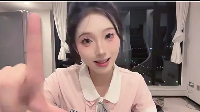 美女zhaozhaoZM在线直播