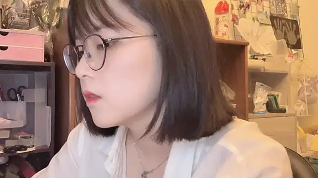 美女luna51888在线直播