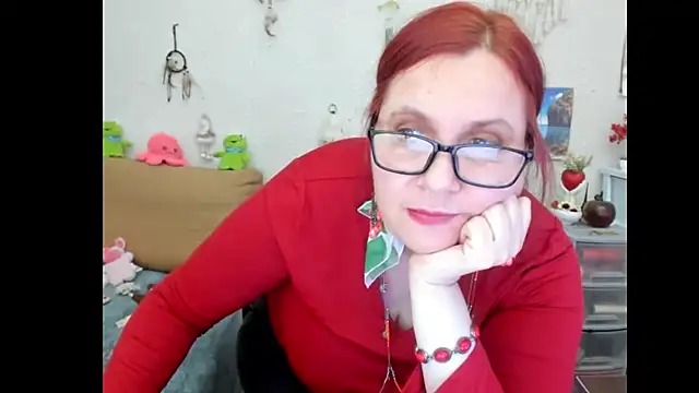 PlayfullMature webcam