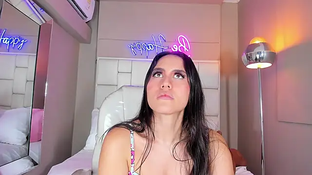 VioletthaRous' Live Sex Cam Show