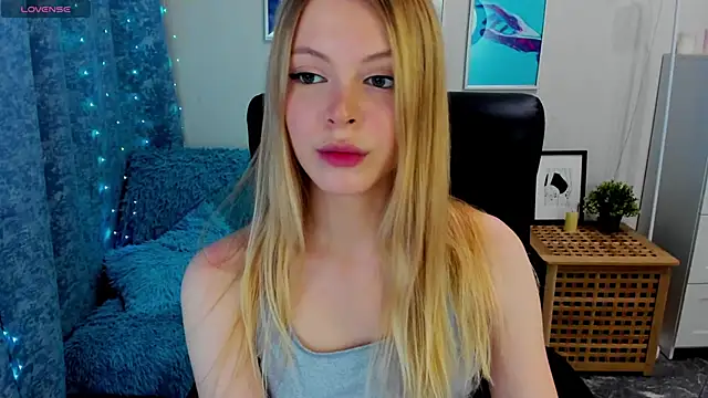 KatherineePierce Live Sex Cams