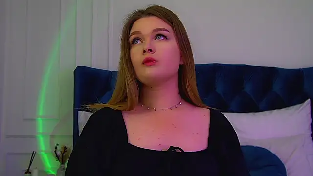CrystalLyons' Webcam Show