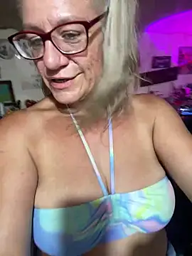 TrenaAnne's Webcam Show