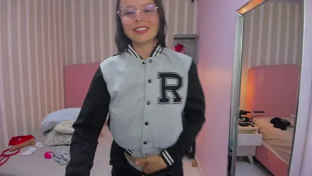 LORELAIGIVEN's Webcam Show
