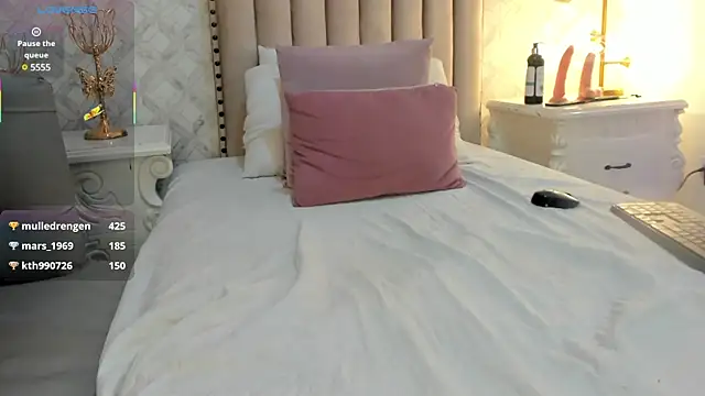 OnlyGia Live Sex Cams