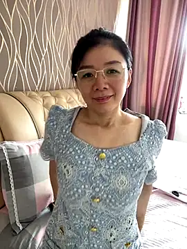美女xiaowang0523在线直播