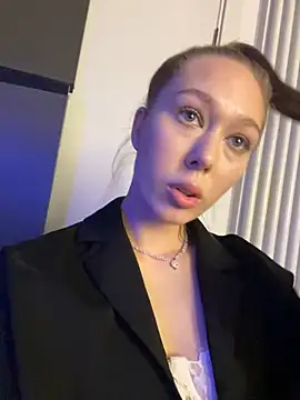 Molly_Kisss 网络视讯表演