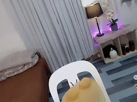 queensavrinax's Webcam Show