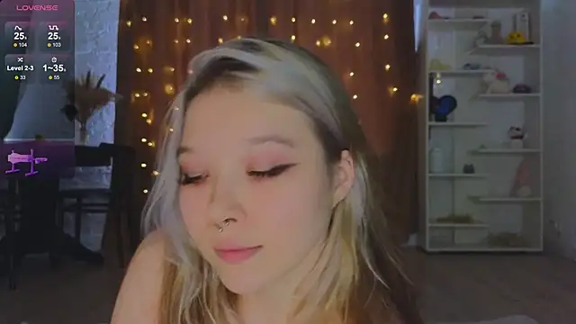 May_aster's Webcam Show