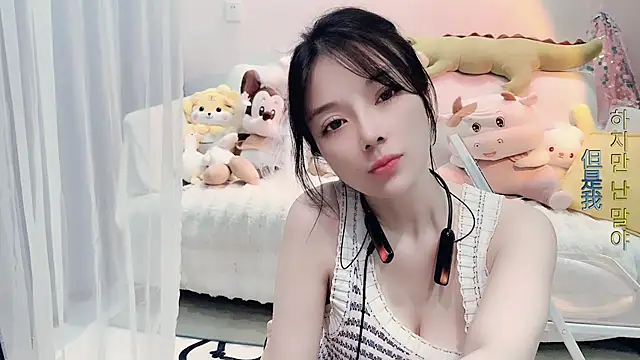 美女AKiKi711在线直播