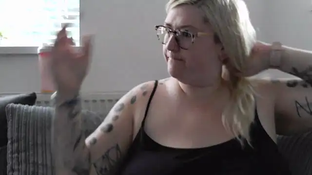 Sizzling_Indie36 Live Sex Cams