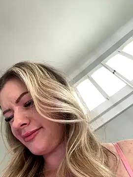 LoveShae_'s Webcam Show