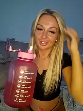 Bombshell_barbie999's Webcam Show