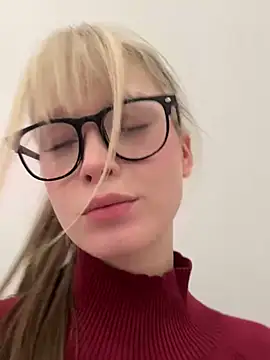 BellaSecrett's Webcam Show