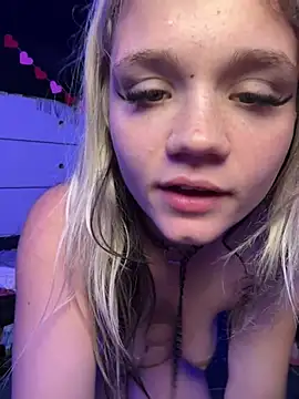 Cutiepiespanks' Live Sex Cam Show
