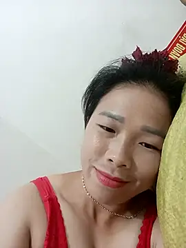 Anh-Huyen33's Webcam Show