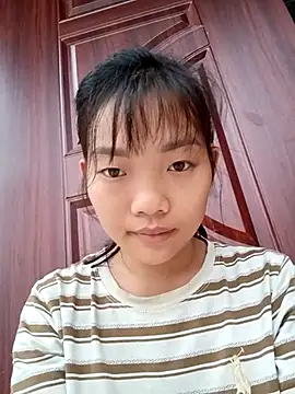 thuyduong01893's Webcam Show