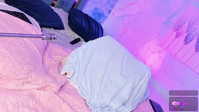 Hilary_Smile_'s Webcam Show