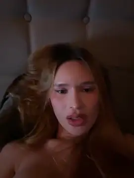 surprisecockmia's Live Sex Cam Show