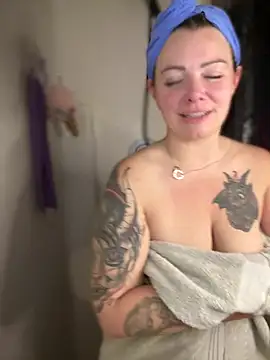 NaughtyLittleVeteran online webcam