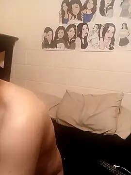 k1oudE's Live Sex Cam Show