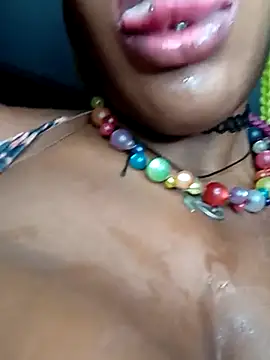 AmazonianMistress' Live Sex Cam Show