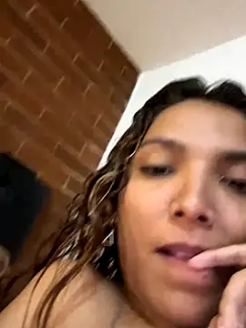 FunLatinGirls_couple's Live Sex Cam Show