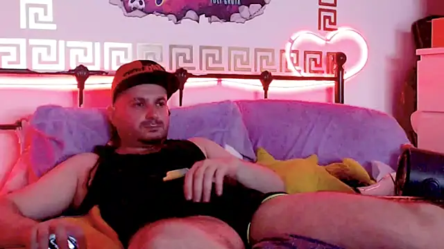 erotictoyboy69 webcam
